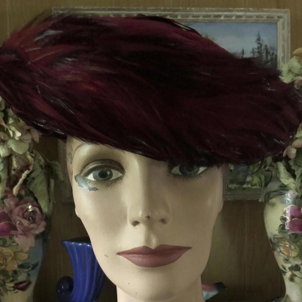 1920’s Cherry Red Wine Merlot Feather Hat. - Picture 2 of 8